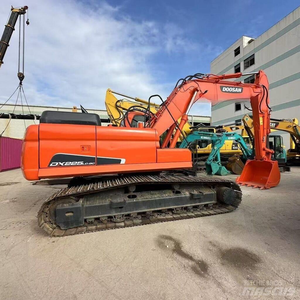 Doosan DX 225 LC-9C Bagri goseničarji