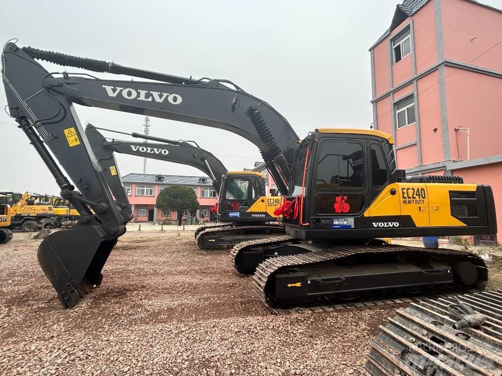 Volvo EC 240 Bagri goseničarji