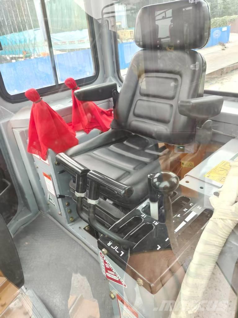 CAT D6G Buldožerji goseničarji