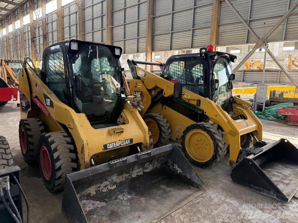 CAT 246C and 262D Skid steer mini nakladalci