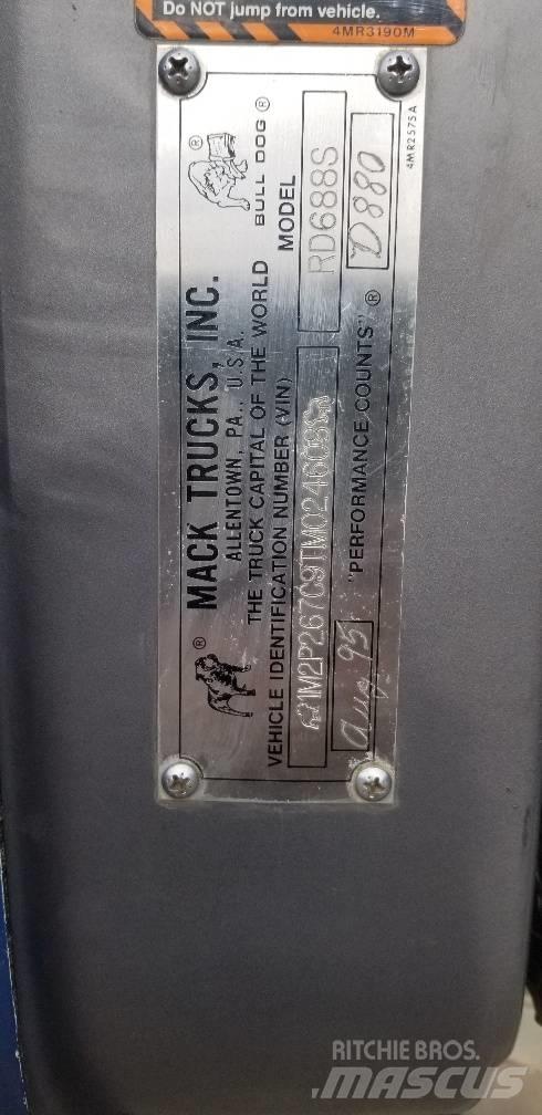 Mack RD 688 S Kiper tovornjaki