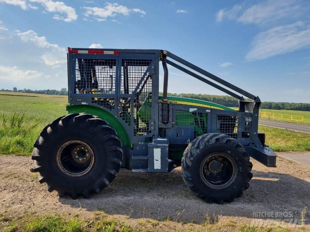 John Deere 5100 M Gozdarski traktorji