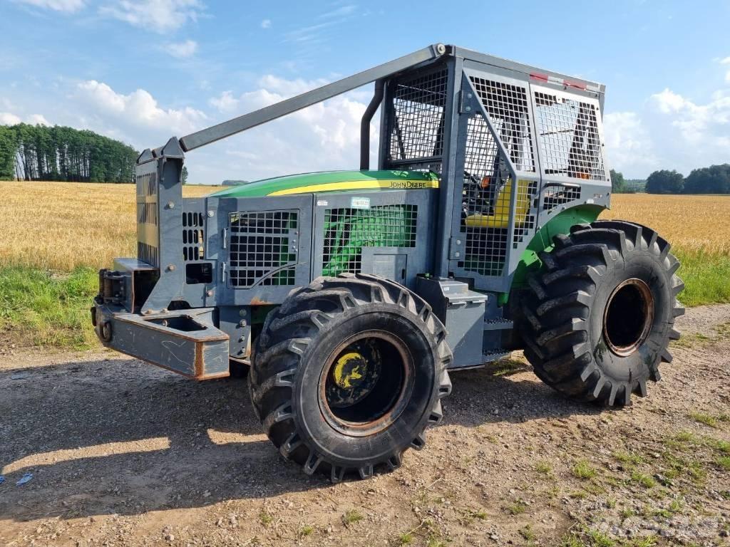 John Deere 5100 M Gozdarski traktorji
