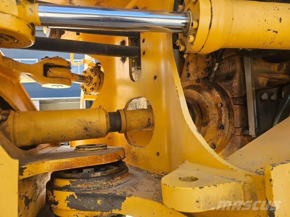 Volvo L 180 E Kolesni nakladalci