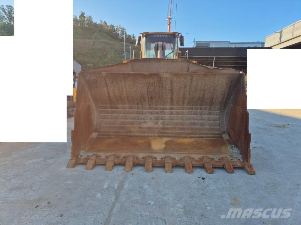 Volvo L 180 E Kolesni nakladalci