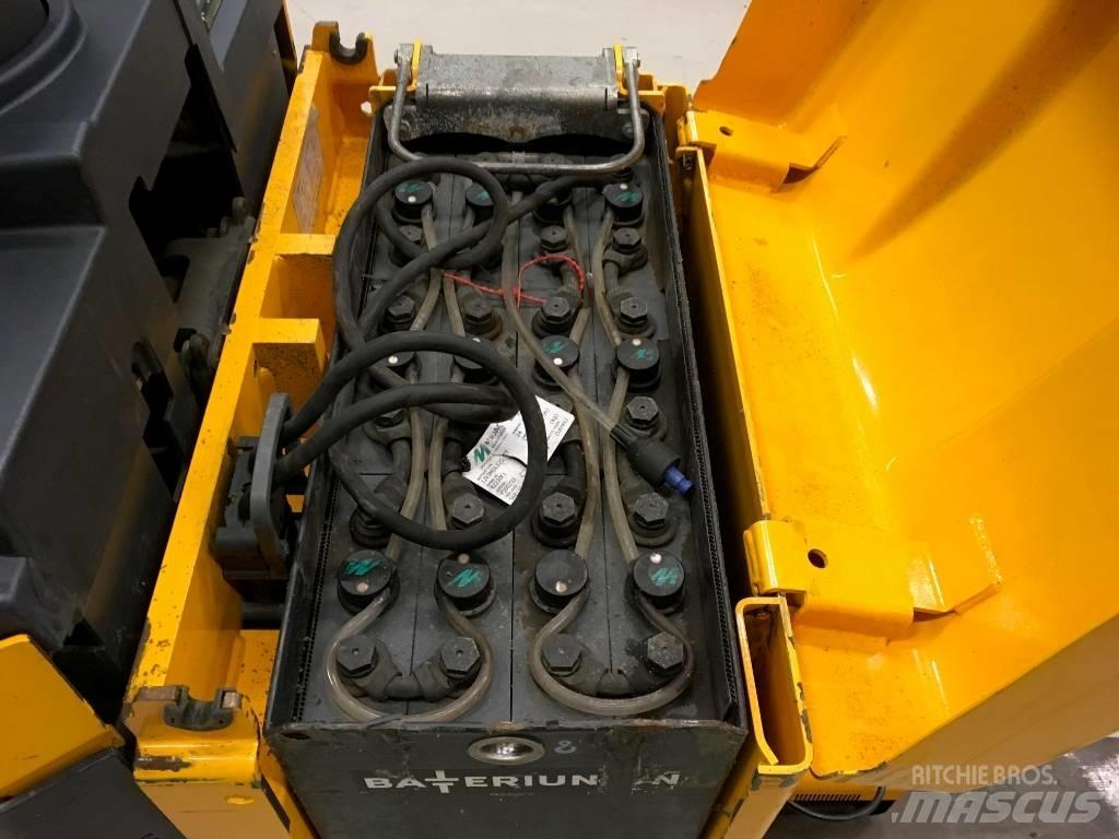 Jungheinrich ERE 225 Električni nizko dvižni viličar s stojiščem
