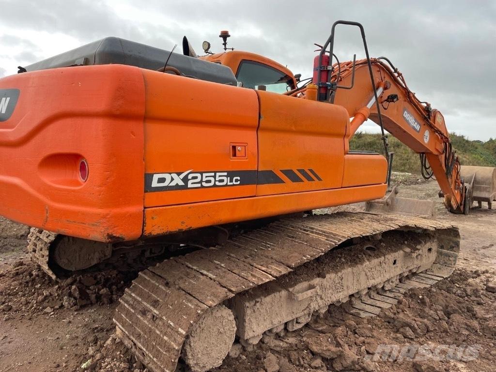 Doosan DX 255 LC Bagri goseničarji