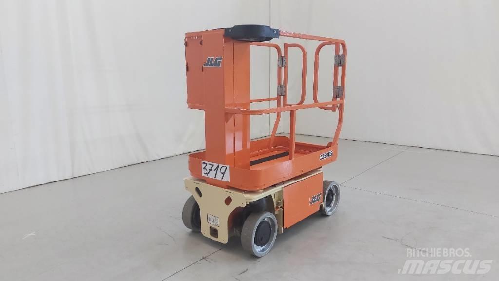 JLG 1230 ES Škarjaste dvižne ploščadi