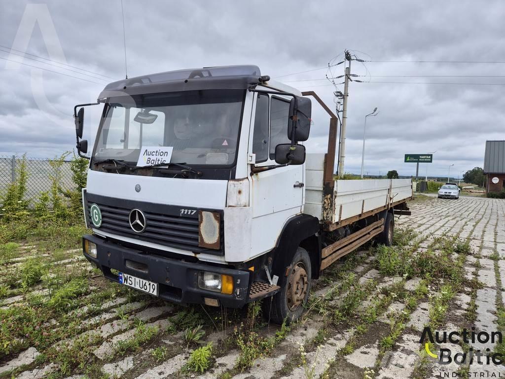 Mercedes-Benz 1117 Tovornjaki s kesonom/platojem