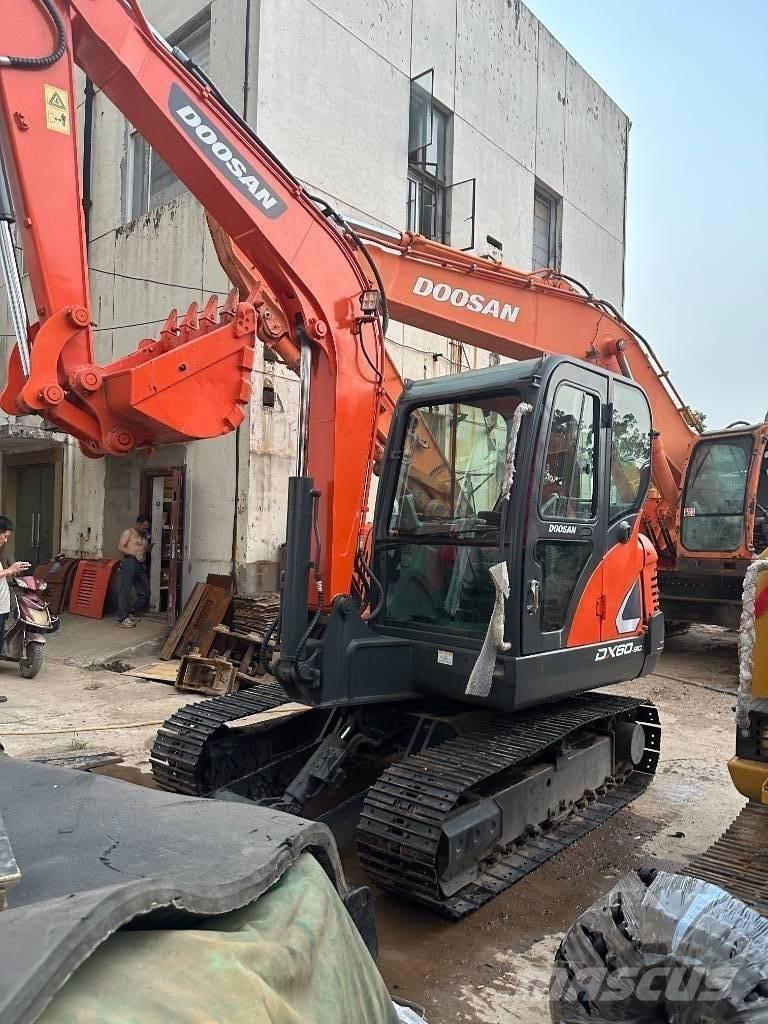 Doosan DX 60 Mini bagri <7t