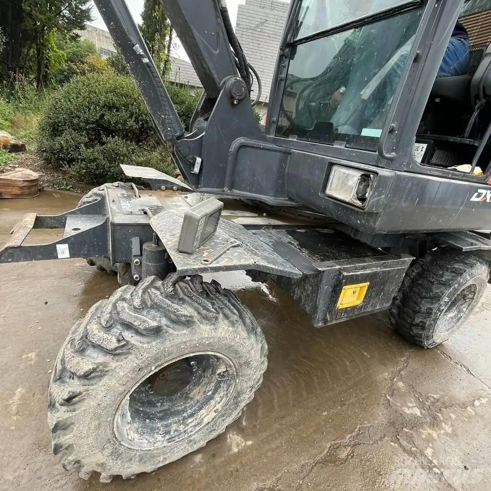 Doosan DX60W Bagri na kolesih