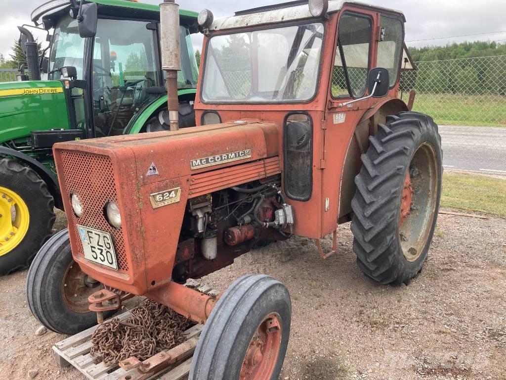 McCormick 624 Traktorji