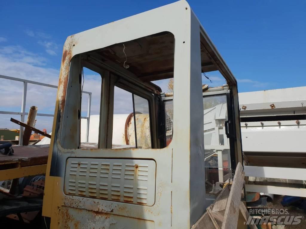 CAT 320B ali 320 Kabine in notranjost