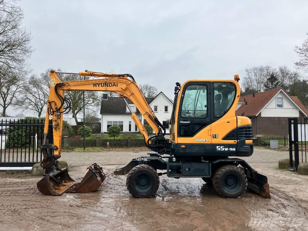Hyundai 55W-9A Bagri na kolesih