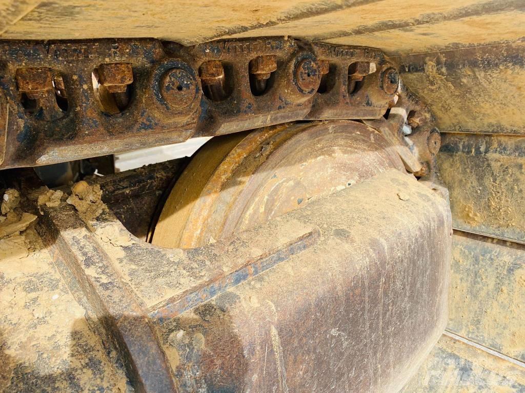 CAT 330-07a Bagri goseničarji