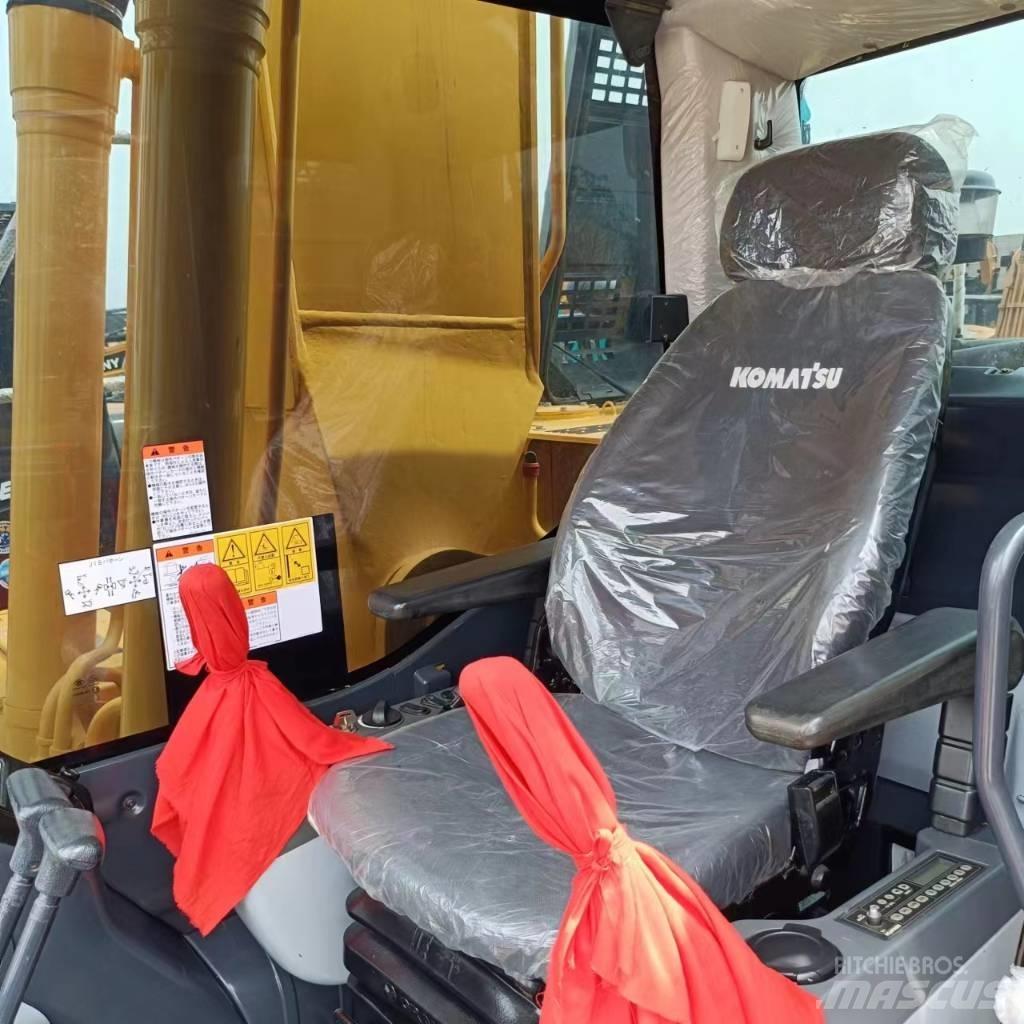 Komatsu PC 220 Bagri goseničarji