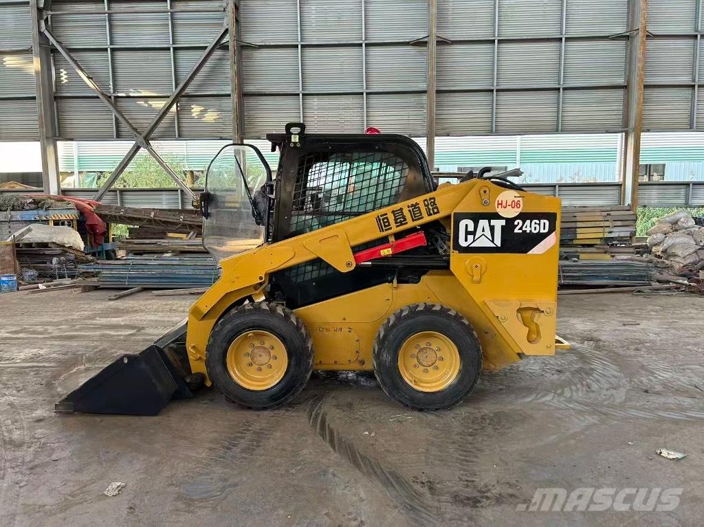 CAT 246 D Skid steer mini nakladalci