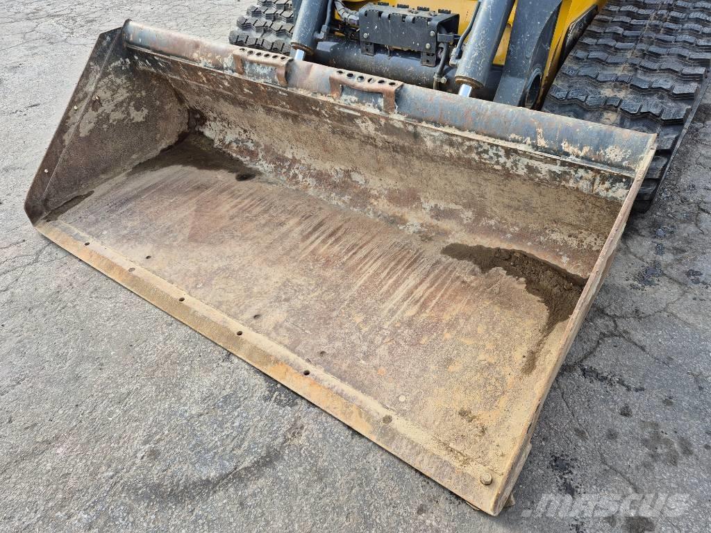 John Deere 331 Skid steer mini nakladalci