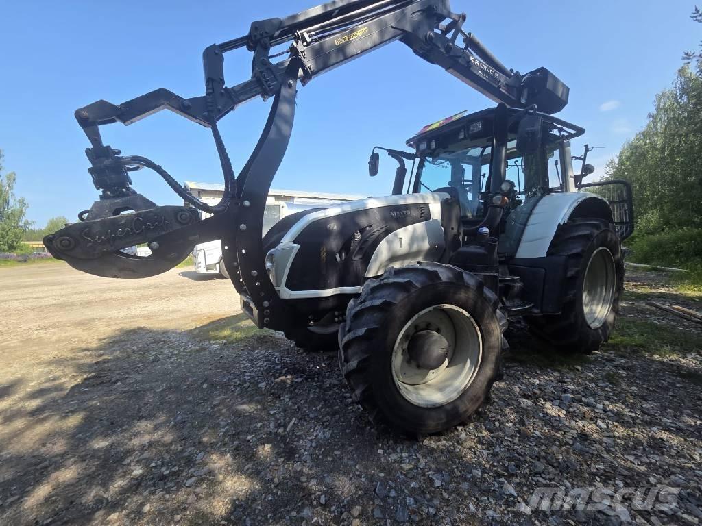 Valtra T 163 Traktorji