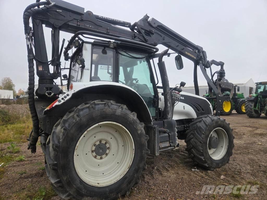 Valtra T 163 Traktorji