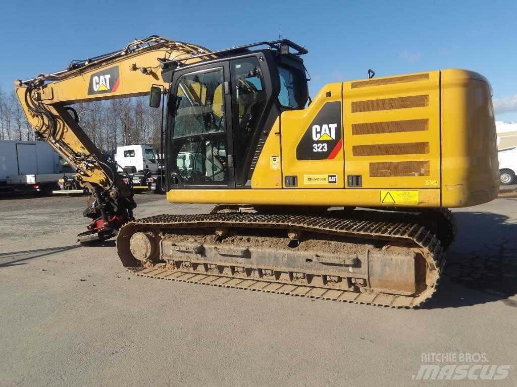 CAT 323 Bagri goseničarji
