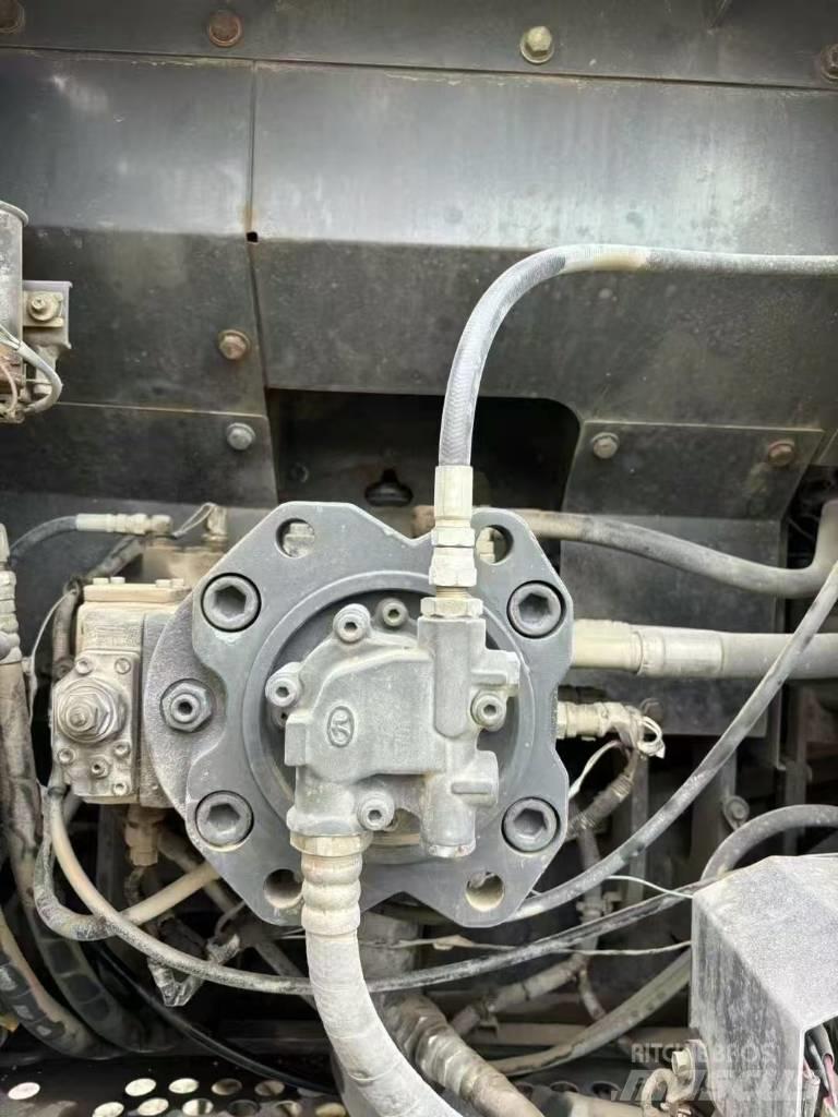 Sumitomo SH 210-5 Bagri goseničarji