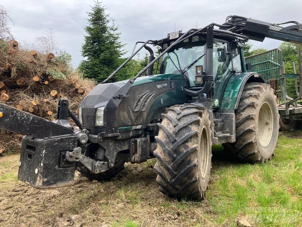 Valtra T 213 V Gozdarski traktorji