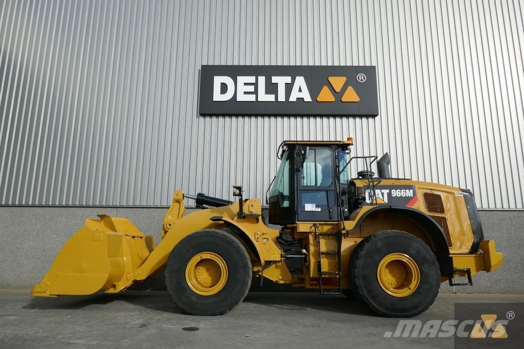 CAT 966M Kolesni nakladalci