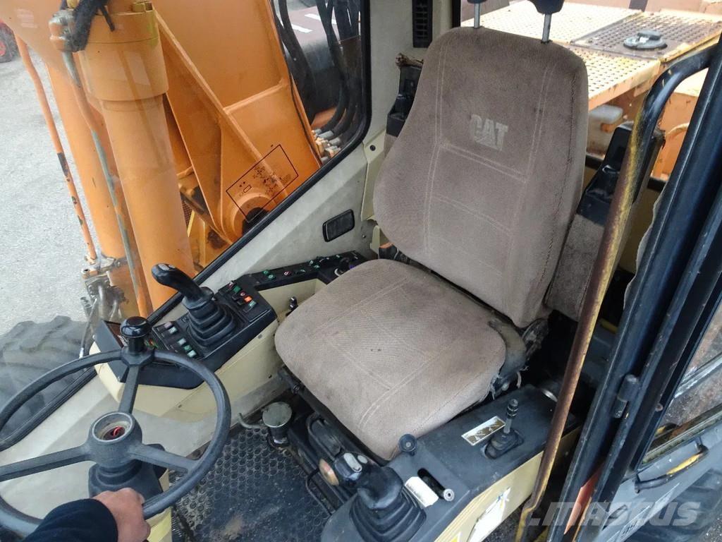 CAT M315 Bagri na kolesih