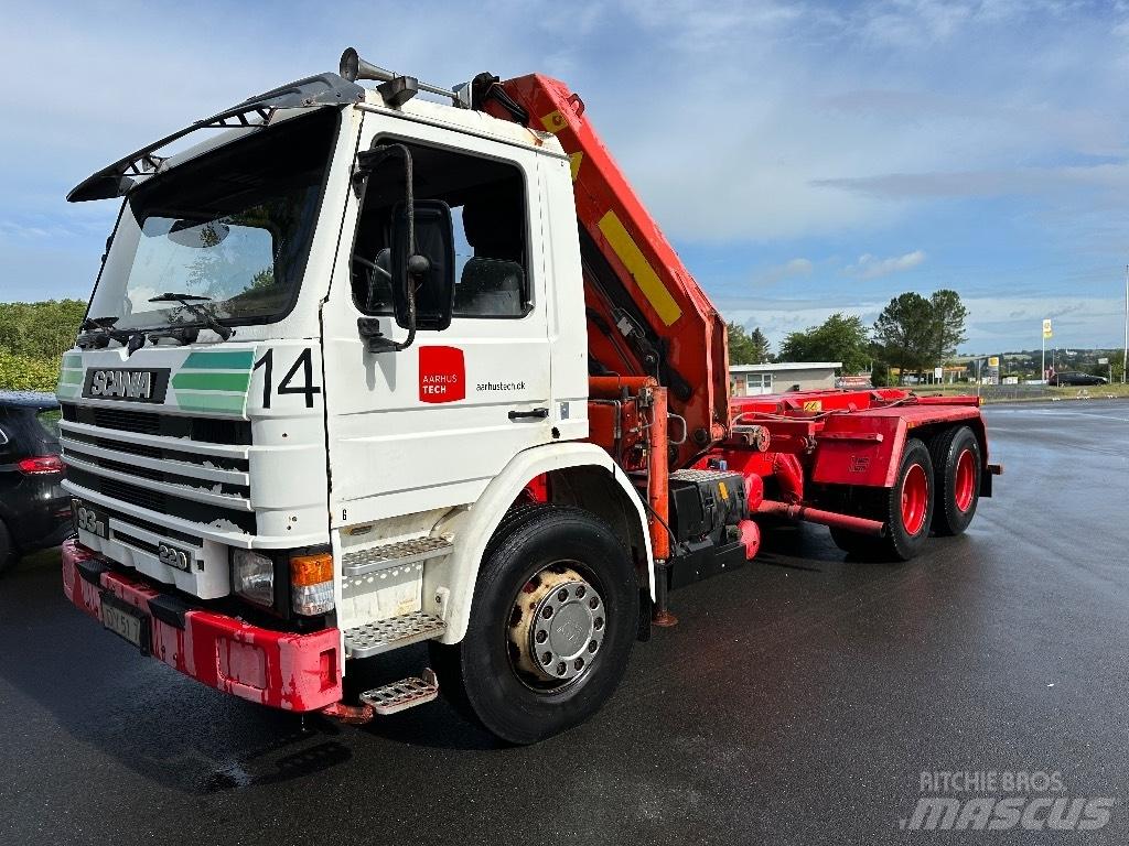 Scania P 93 M Tovornjaki z žerjavom