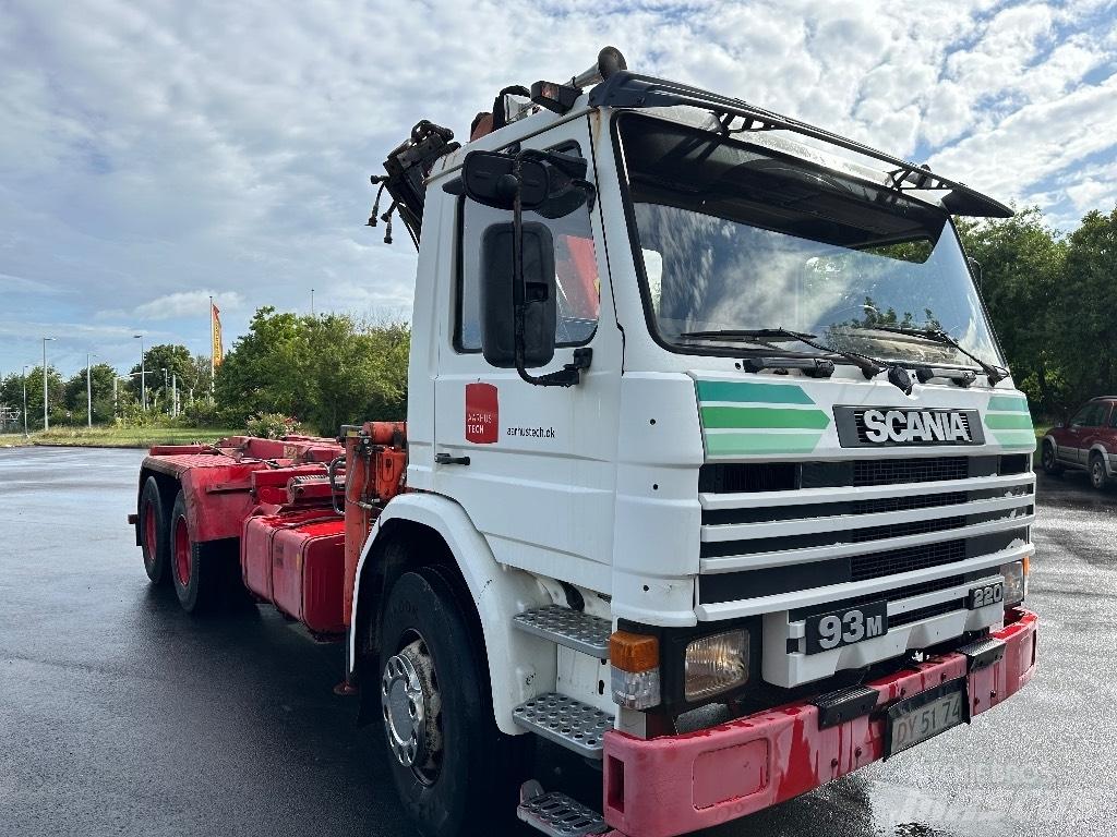 Scania P 93 M Tovornjaki z žerjavom