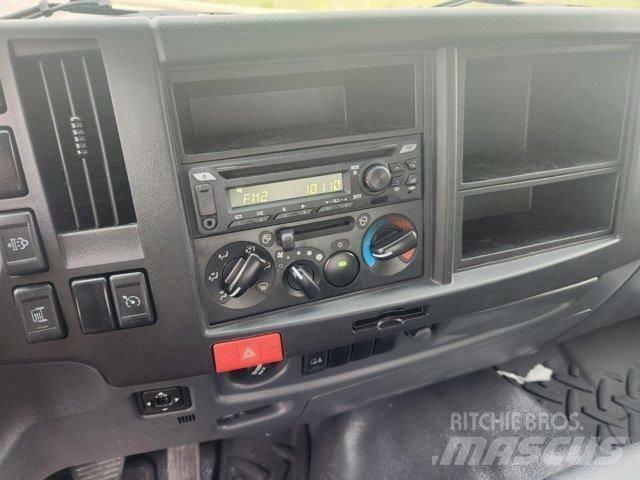 Isuzu FTR Tovornjaki zabojniki