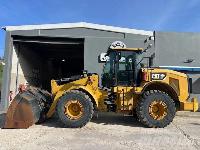 CAT 950 Kolesni nakladalci