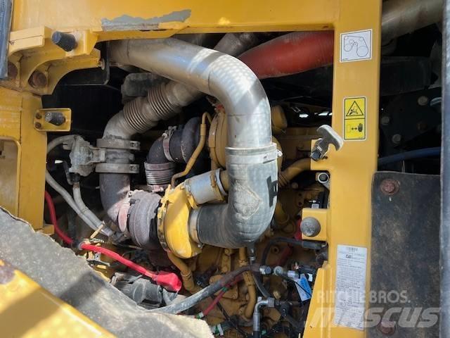 CAT 950 Kolesni nakladalci