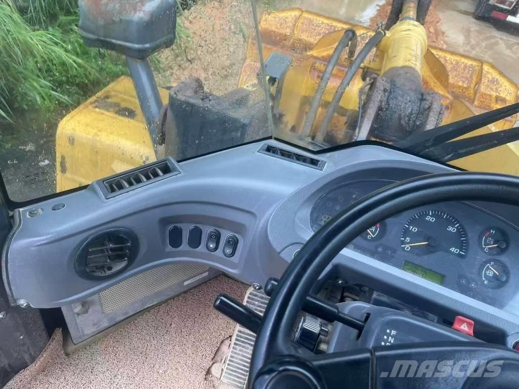 Komatsu WA 380-6 Kolesni nakladalci