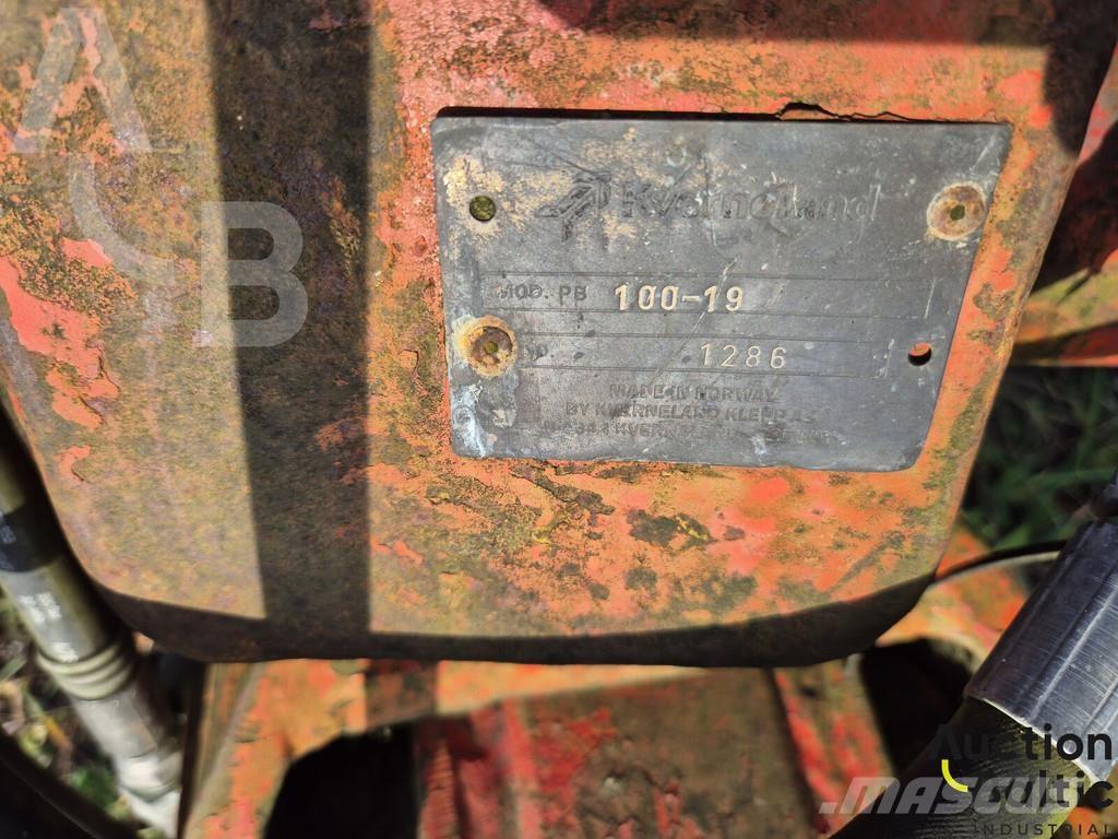 Kverneland 100-19 Obračalni plugi