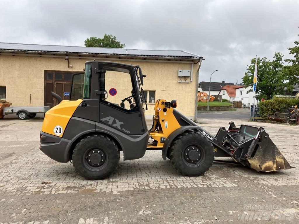 Mecalac AX 700 Kolesni nakladalci