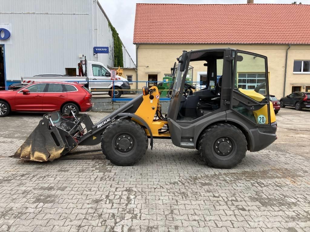 Mecalac AX 700 Kolesni nakladalci