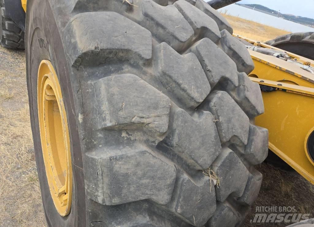 CAT 745 Zglobni demperji