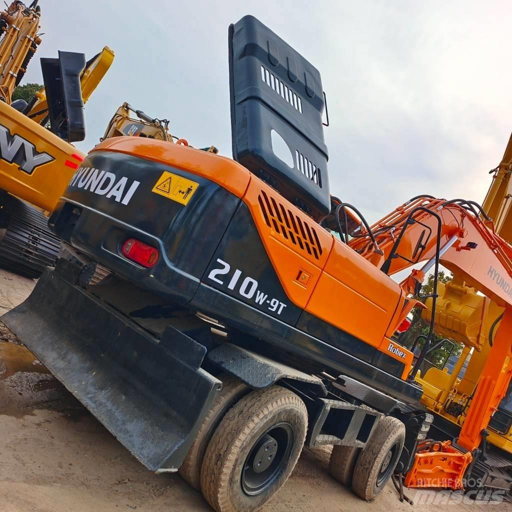 Hyundai 210W-9 Bagri na kolesih