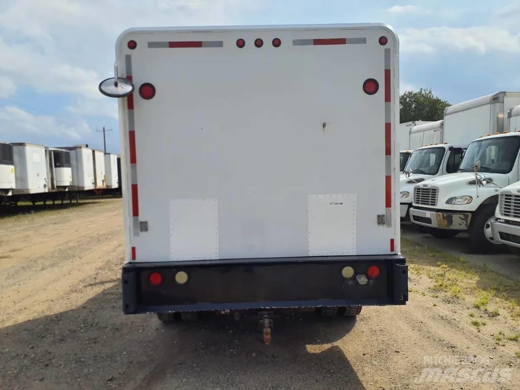 Ford F 550 Tovornjaki za prevoz pijač