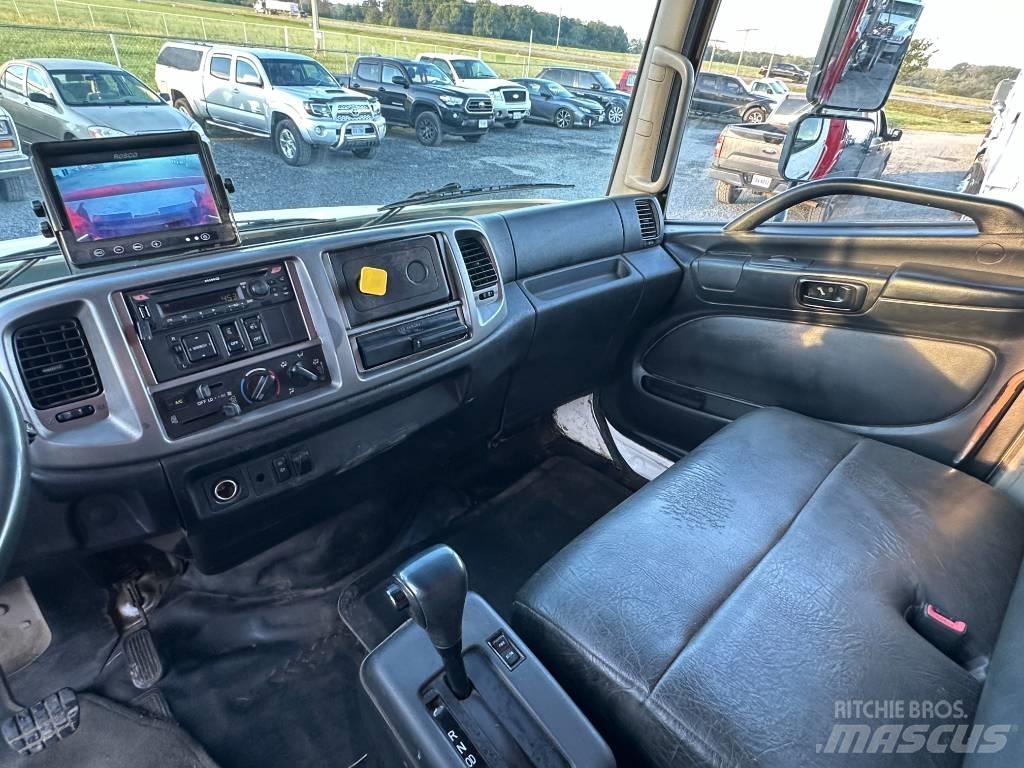 Hino 268 Komunalni tovornjaki