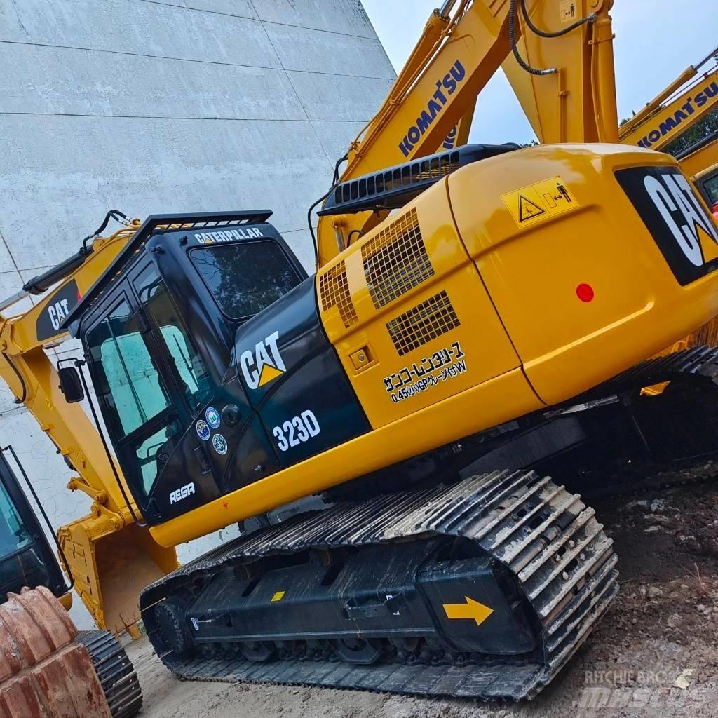 CAT 323 D Bagri goseničarji