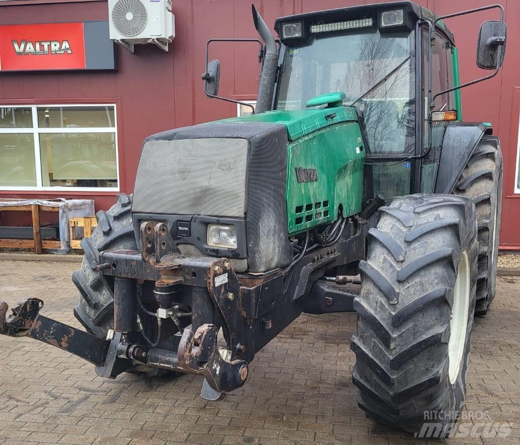 Valtra 8150 Traktorji