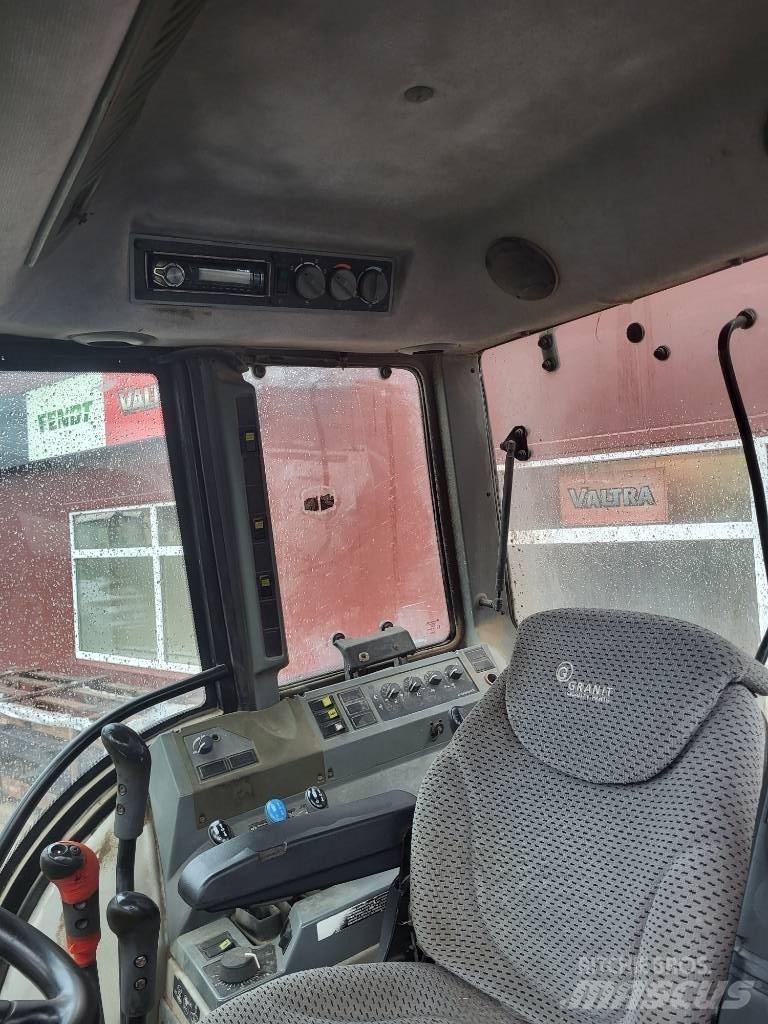 Valtra 8150 Traktorji