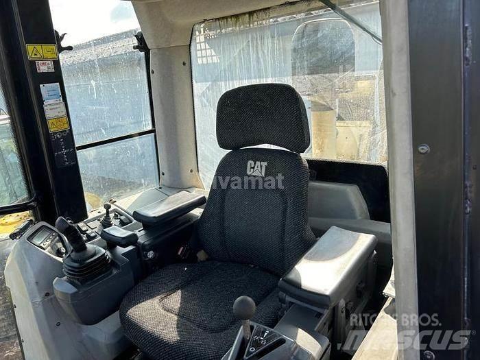 CAT 963D - Posebni bagri