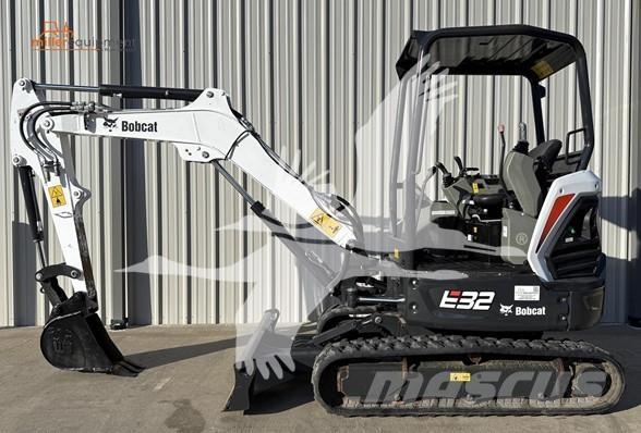 Bobcat E32 Mini bagri <7t