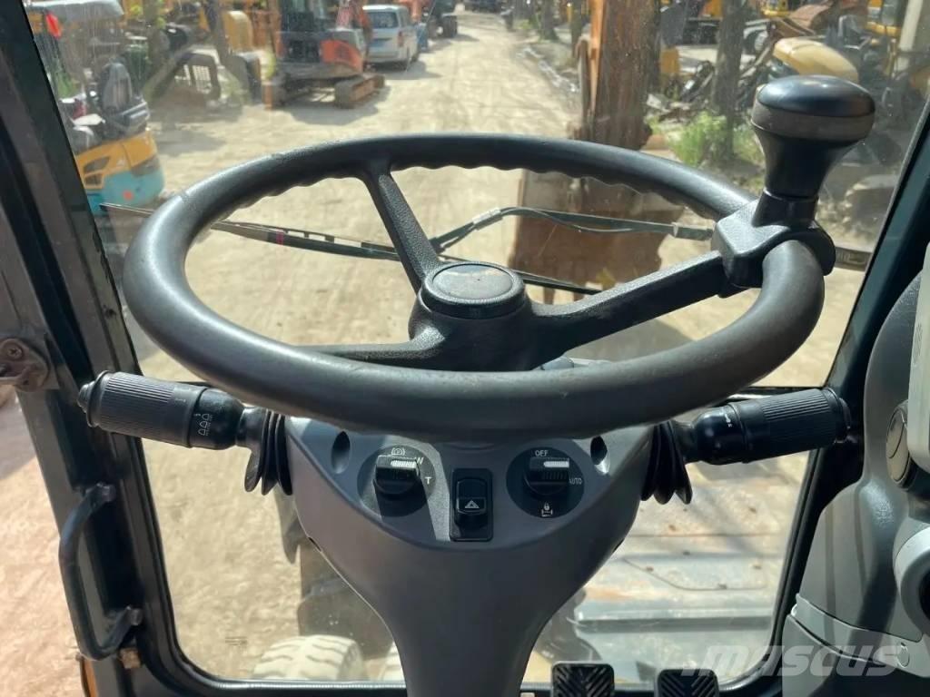 Hyundai R210W-9 Bagri na kolesih