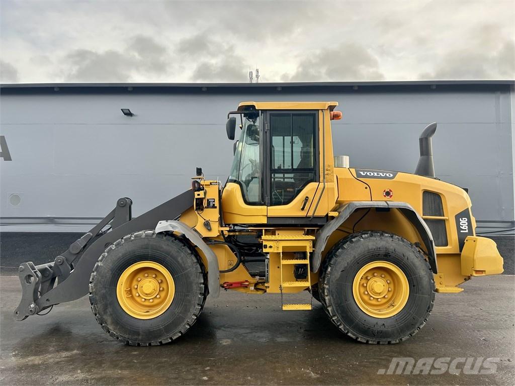 Volvo L60G LONGBOOM Kolesni nakladalci