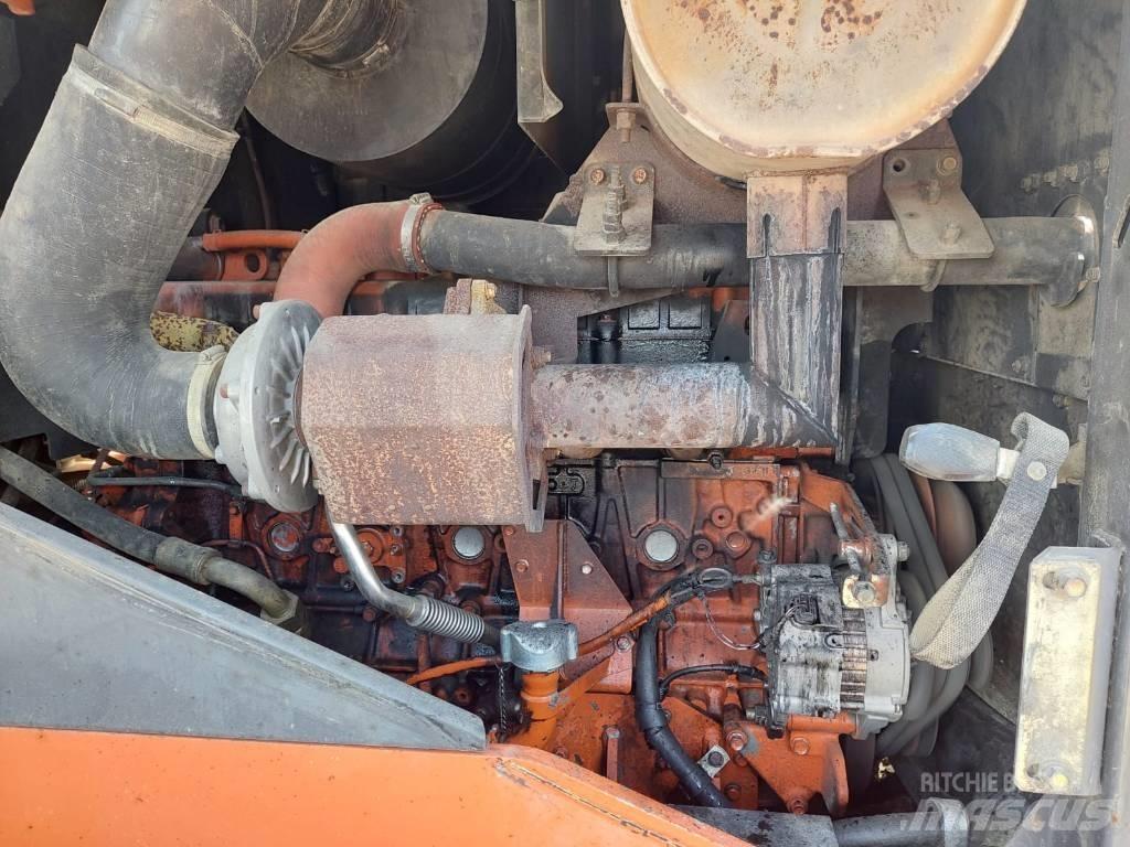 Hitachi ZW250 Kolesni nakladalci